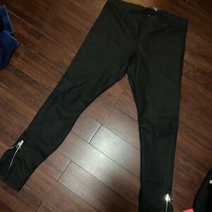 Joes Jegging Jeans - Black Jeans - Bottom Zipper - LIKE NEW - Size Medium